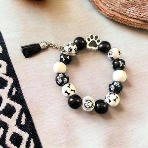 Paw 🐾 wrist keychain